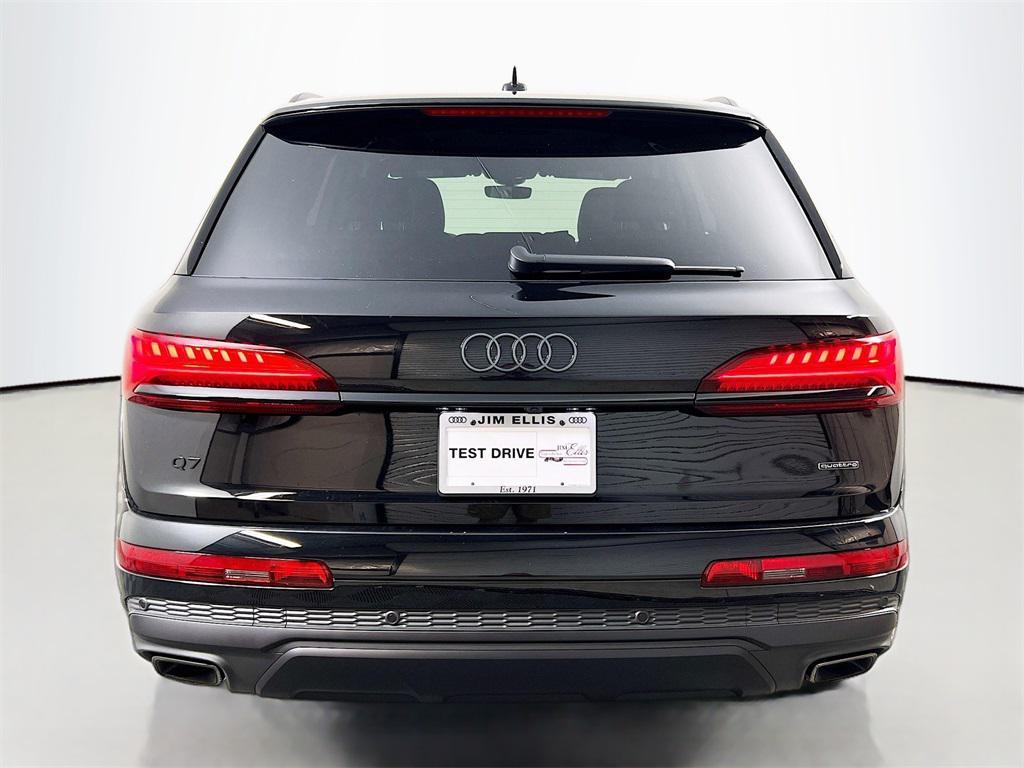 new 2025 Audi Q7 car, priced at $66,546