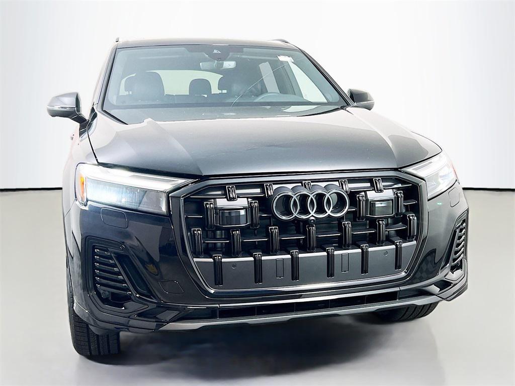 new 2025 Audi Q7 car, priced at $66,546