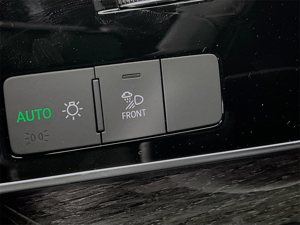 new 2025 Audi Q7 car, priced at $66,546