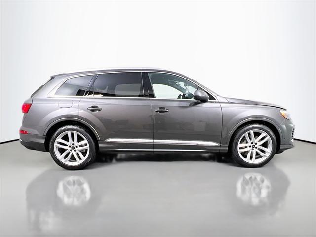 new 2025 Audi Q7 car, priced at $71,633