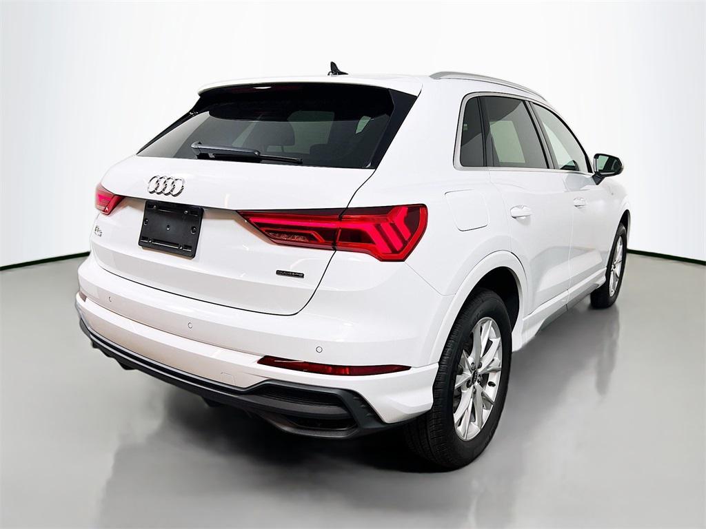 new 2025 Audi Q3 car, priced at $43,424