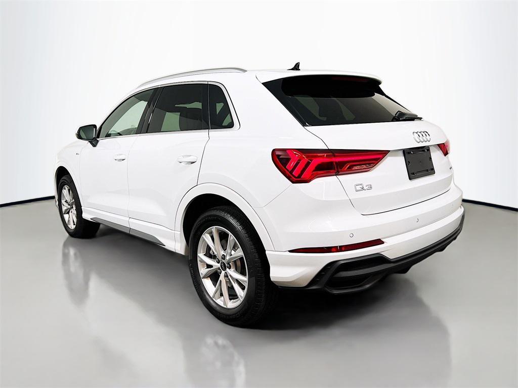 new 2025 Audi Q3 car, priced at $43,424