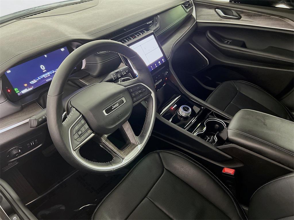 used 2022 Jeep Grand Cherokee car, priced at $27,549