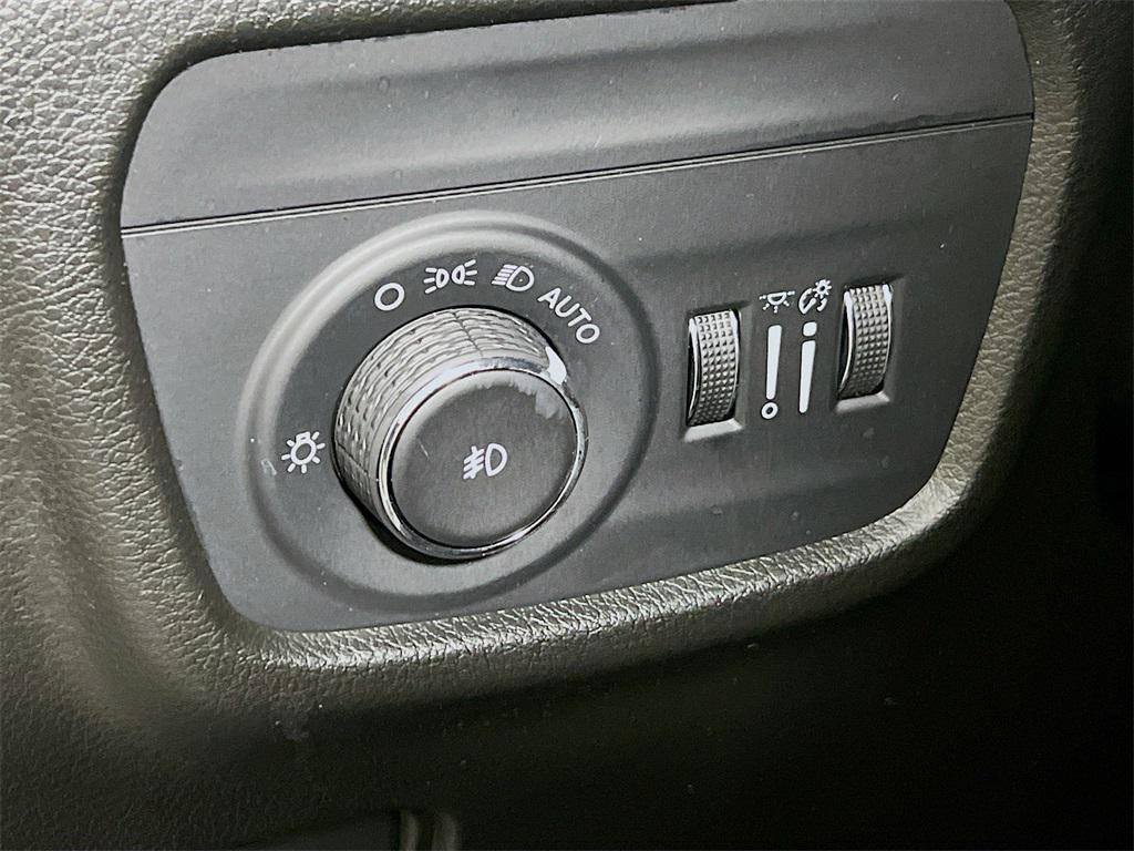 used 2022 Jeep Grand Cherokee car, priced at $27,549