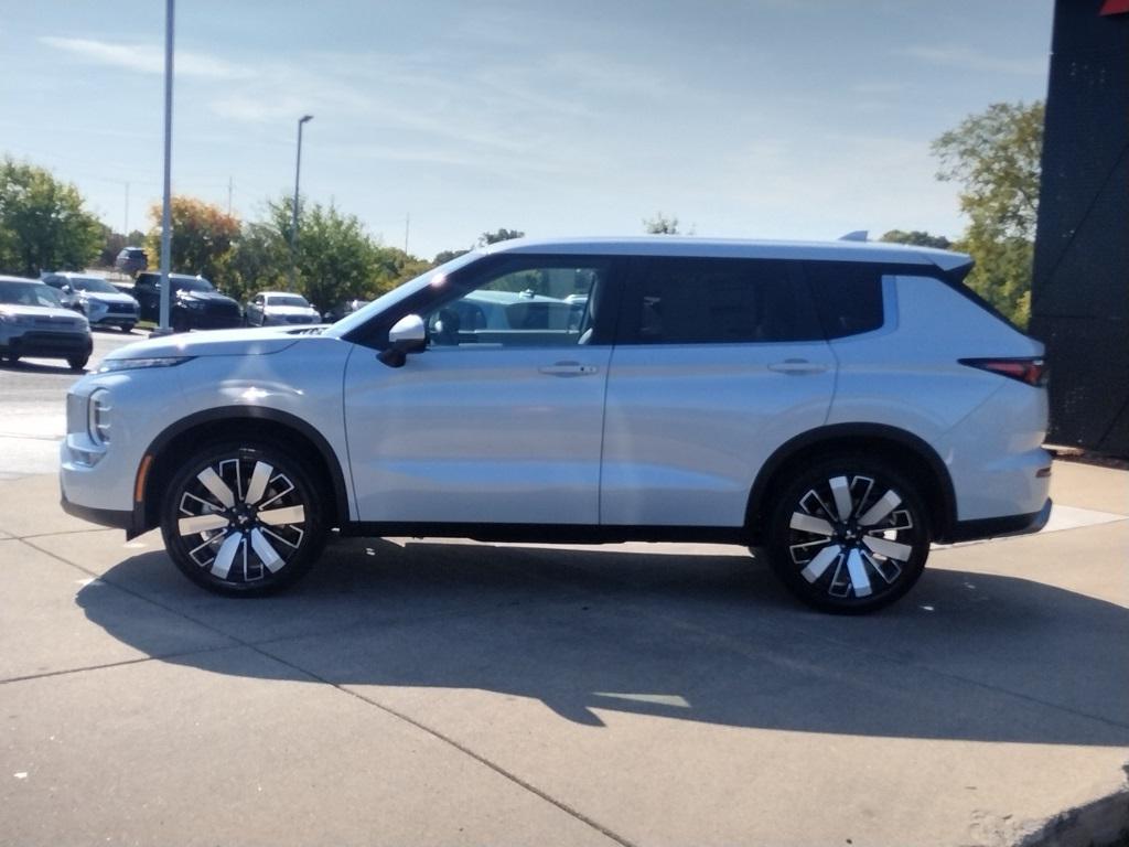 new 2025 Mitsubishi Outlander car, priced at $35,500