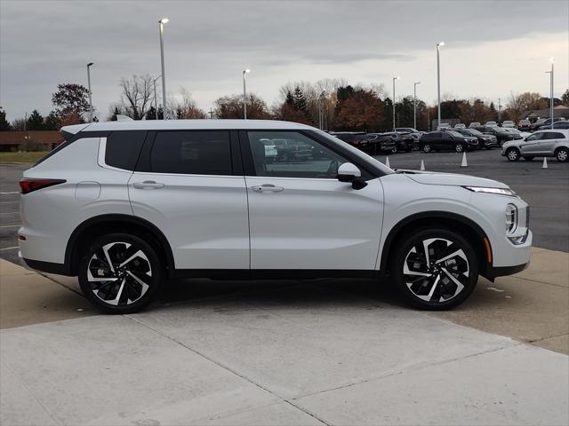 new 2024 Mitsubishi Outlander car, priced at $33,000