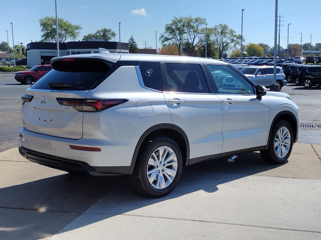 new 2025 Mitsubishi Outlander car, priced at $32,500