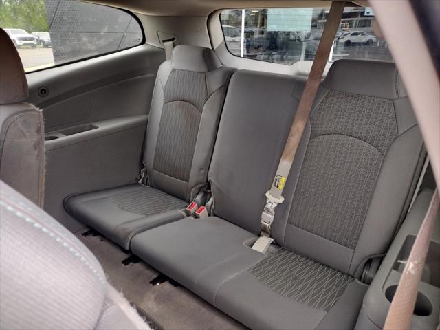 used 2015 Chevrolet Traverse car, priced at $10,000