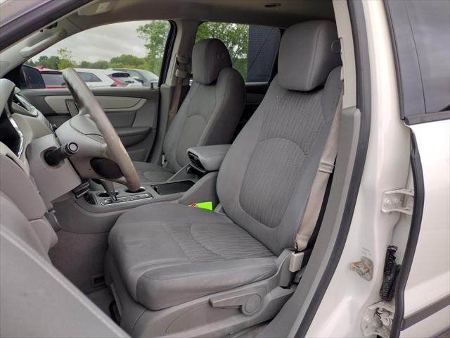 used 2015 Chevrolet Traverse car, priced at $10,000