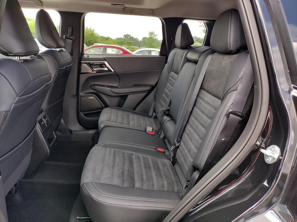 new 2025 Mitsubishi Outlander car, priced at $37,500