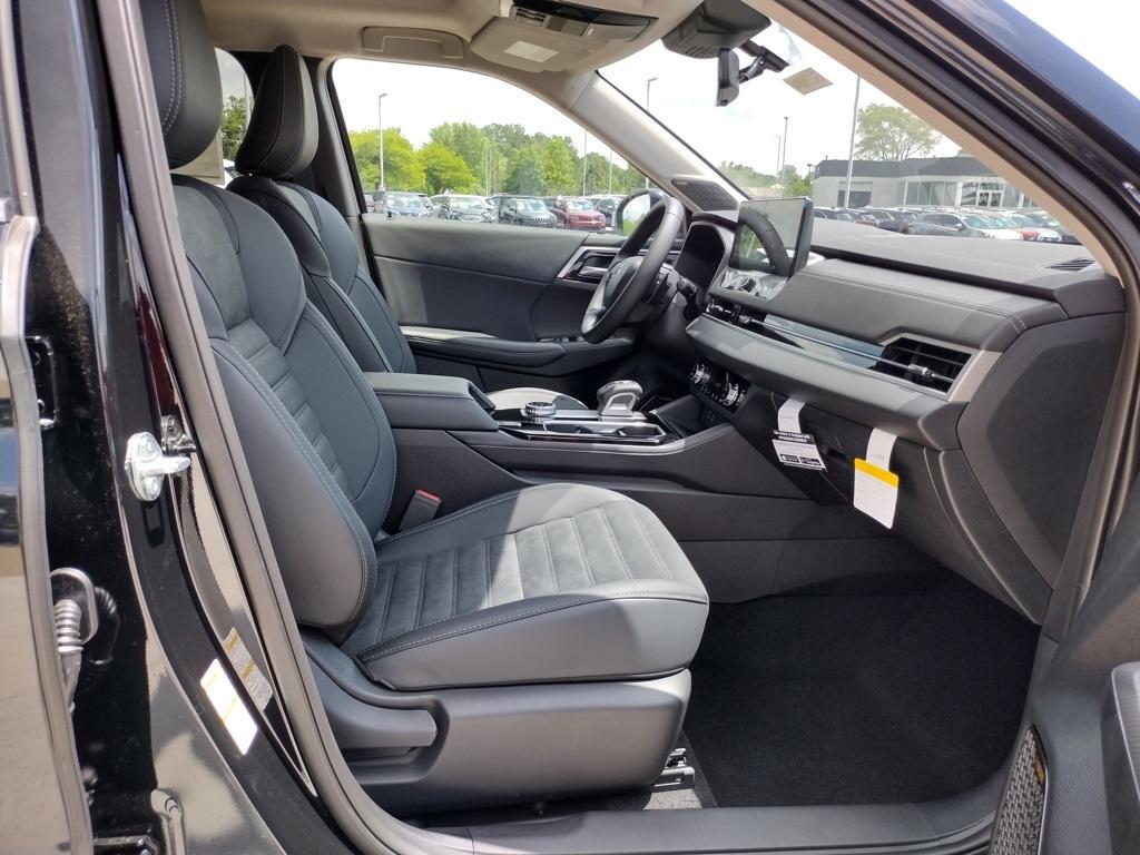 new 2025 Mitsubishi Outlander car, priced at $37,500