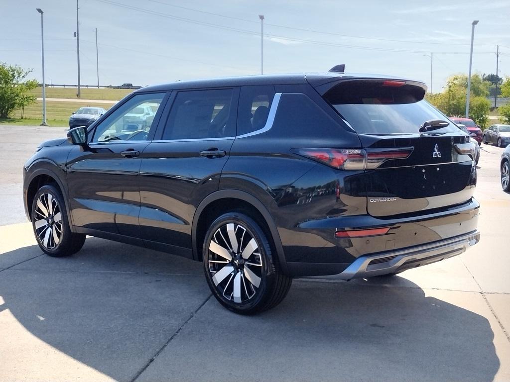 new 2025 Mitsubishi Outlander car, priced at $38,500