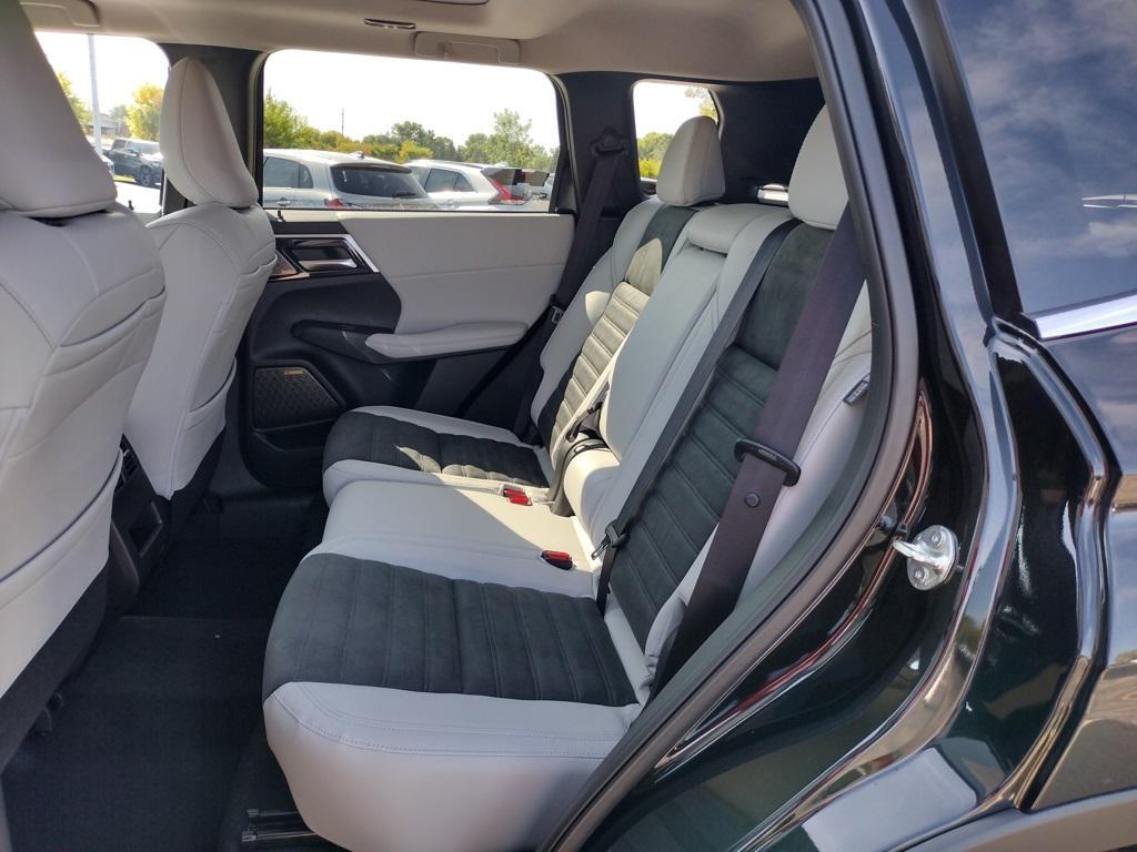 new 2025 Mitsubishi Outlander car, priced at $38,500