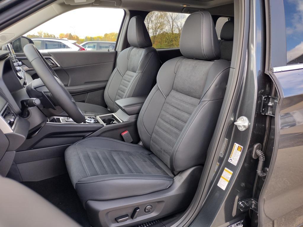 new 2025 Mitsubishi Outlander PHEV car, priced at $45,000