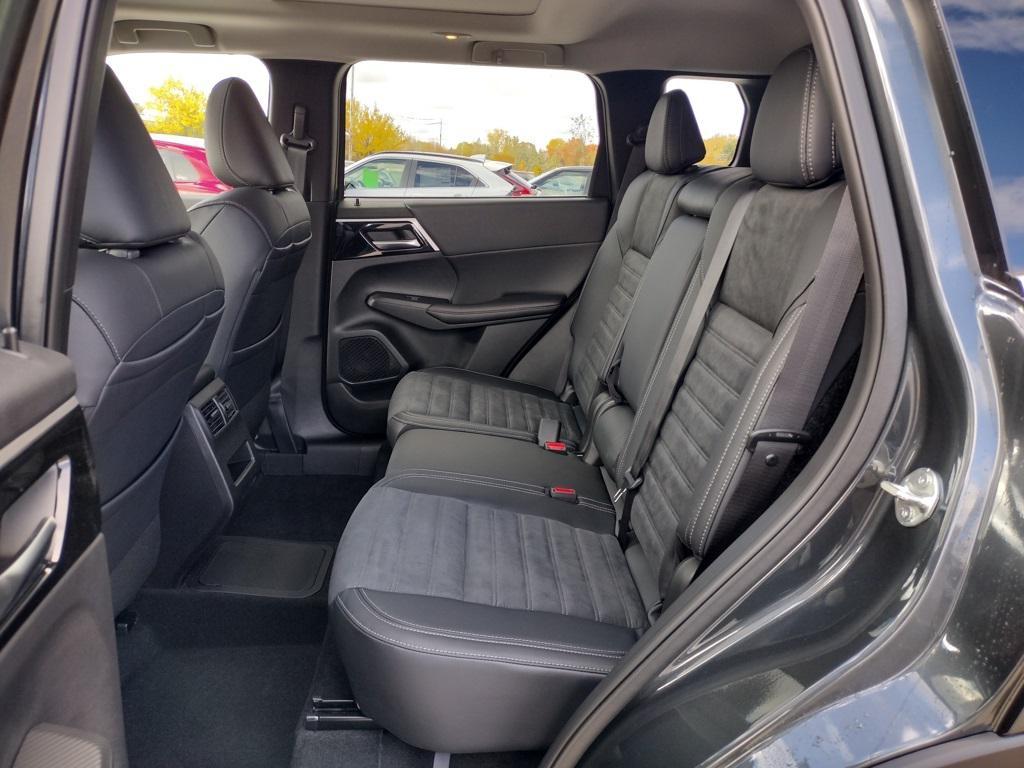 new 2025 Mitsubishi Outlander PHEV car, priced at $45,000