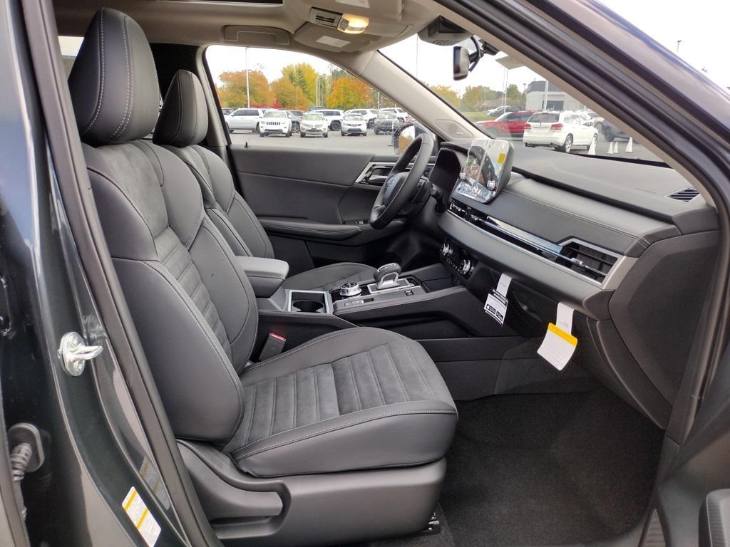 new 2025 Mitsubishi Outlander PHEV car, priced at $45,000