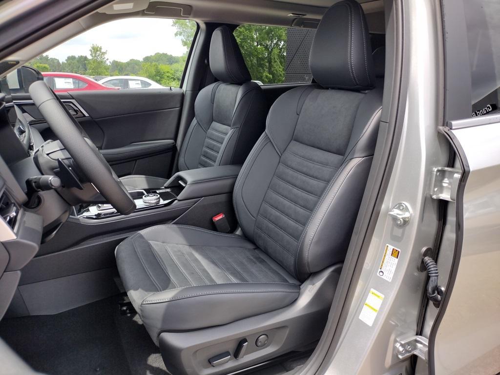 new 2025 Mitsubishi Outlander car, priced at $38,500