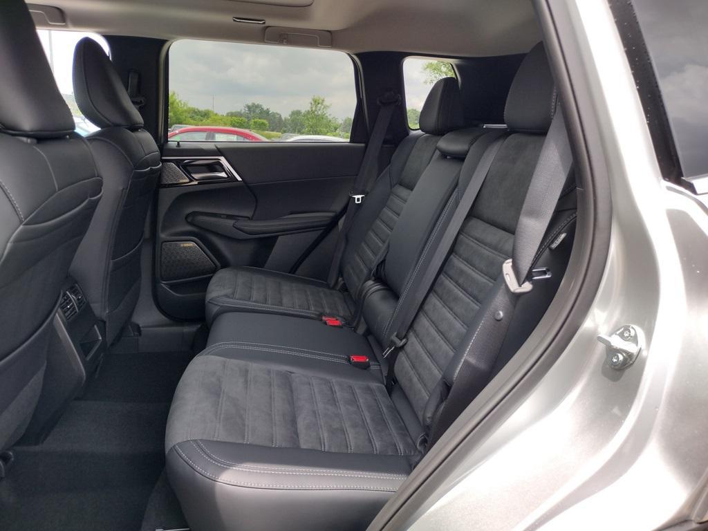new 2025 Mitsubishi Outlander car, priced at $38,500