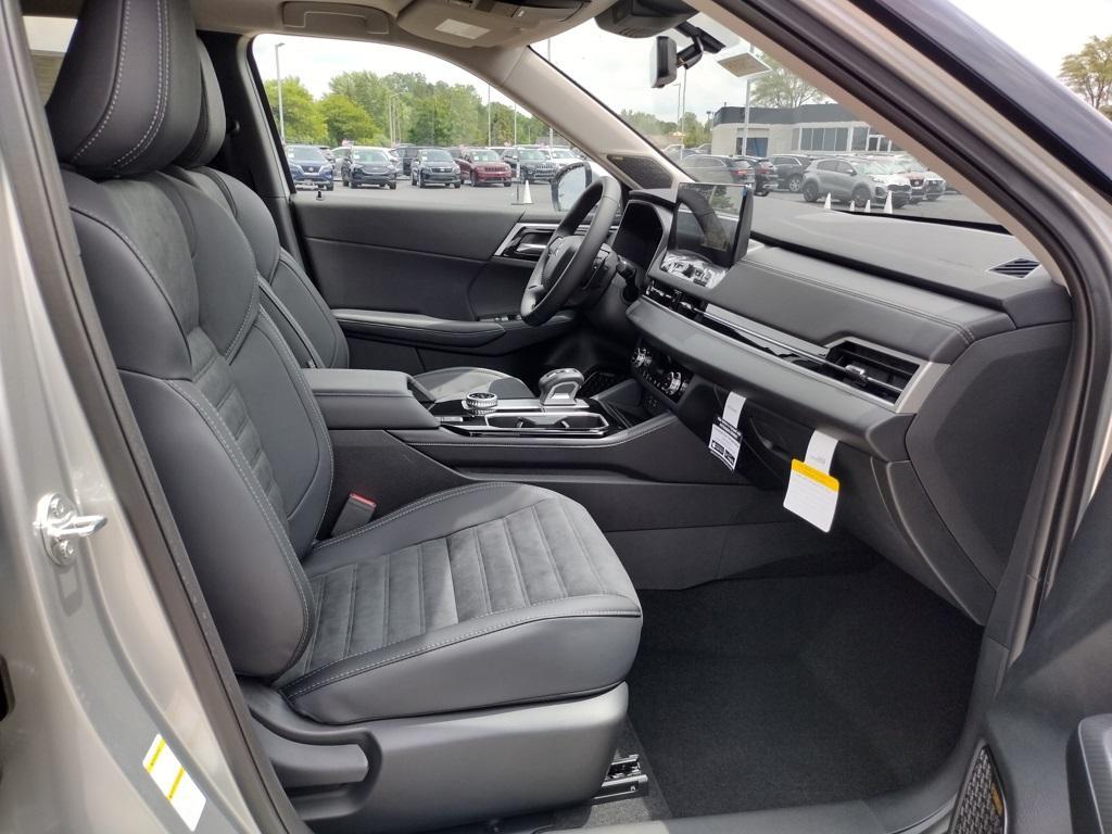 new 2025 Mitsubishi Outlander car, priced at $38,500