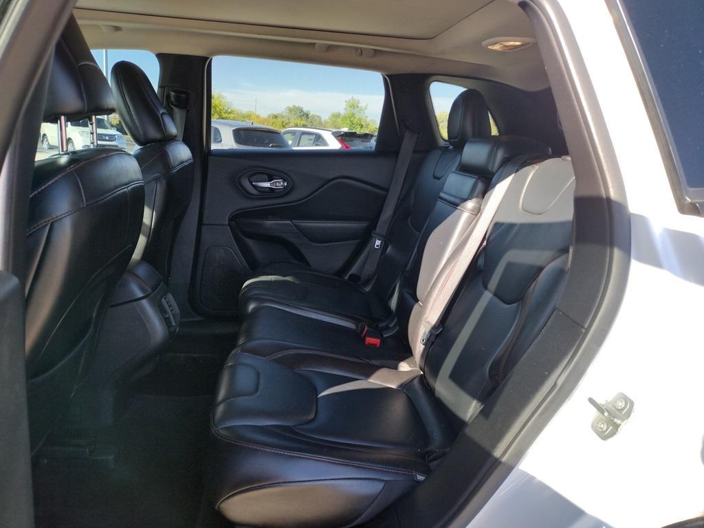 used 2015 Jeep Cherokee car, priced at $11,500