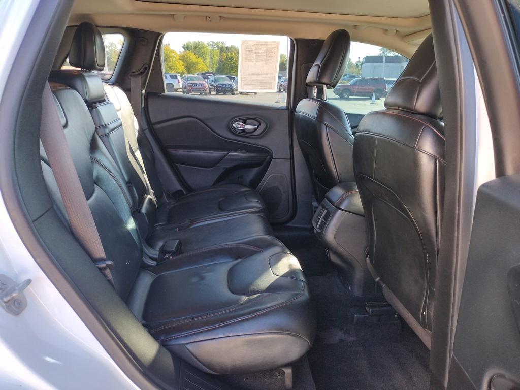 used 2015 Jeep Cherokee car, priced at $11,500