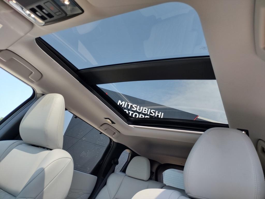 new 2025 Mitsubishi Outlander car, priced at $44,000