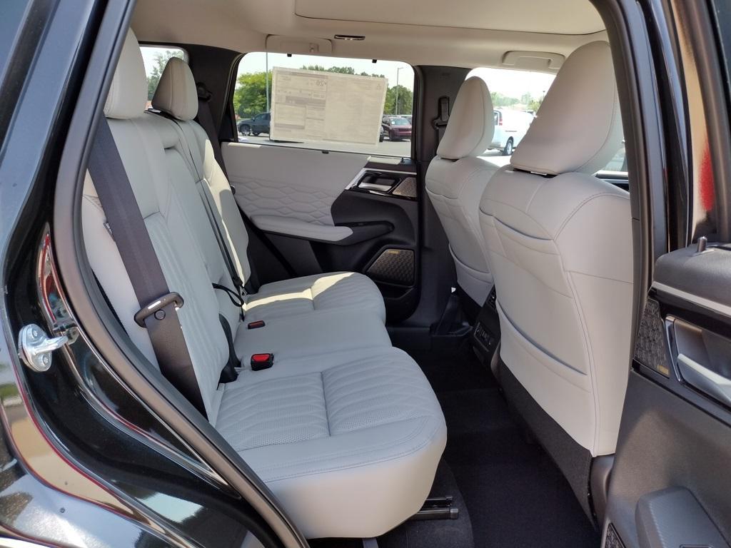 new 2025 Mitsubishi Outlander car, priced at $44,000
