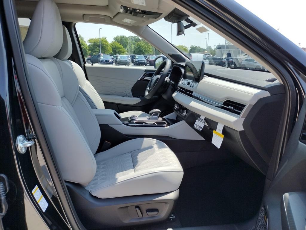 new 2025 Mitsubishi Outlander car, priced at $44,000
