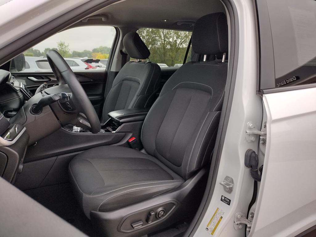 used 2023 Jeep Grand Cherokee L car, priced at $25,500