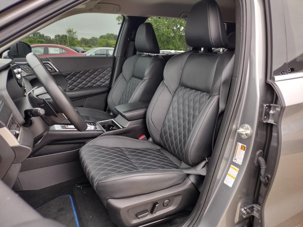 used 2024 Mitsubishi Outlander PHEV car, priced at $30,000