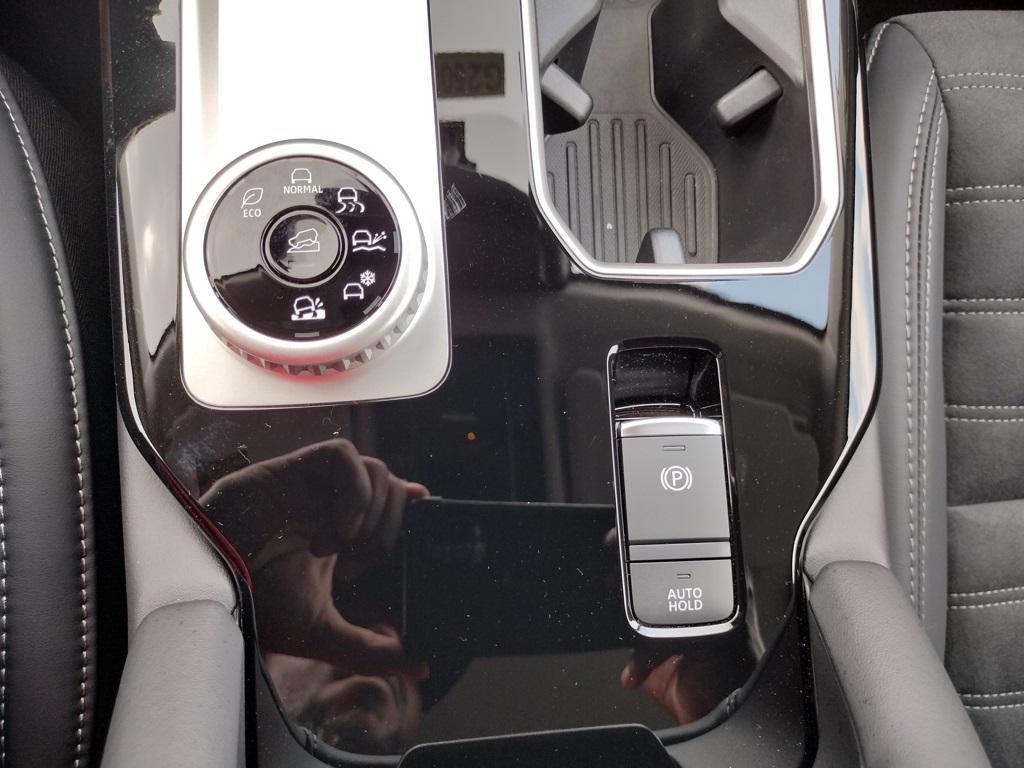 new 2025 Mitsubishi Outlander car, priced at $39,000