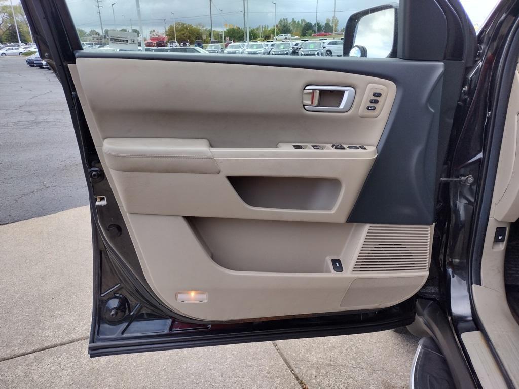 used 2014 Honda Pilot car, priced at $15,500