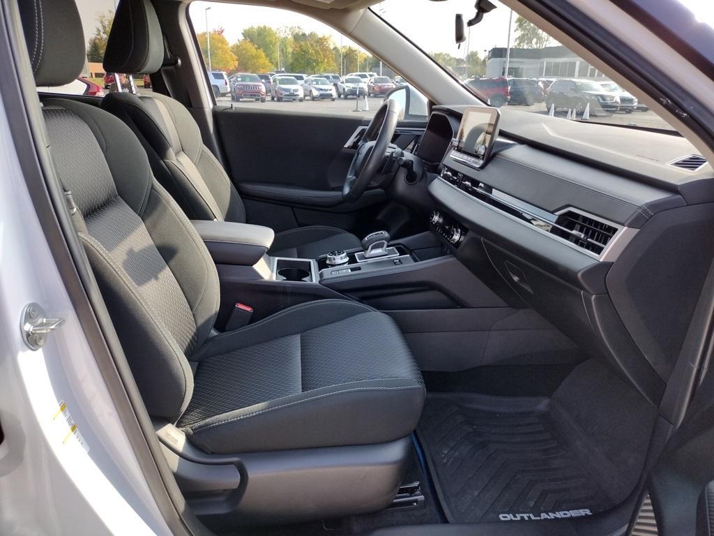 used 2023 Mitsubishi Outlander PHEV car, priced at $28,500