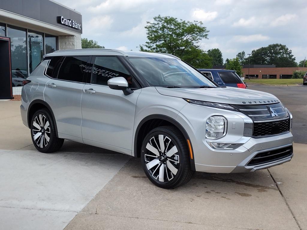new 2025 Mitsubishi Outlander car, priced at $40,500