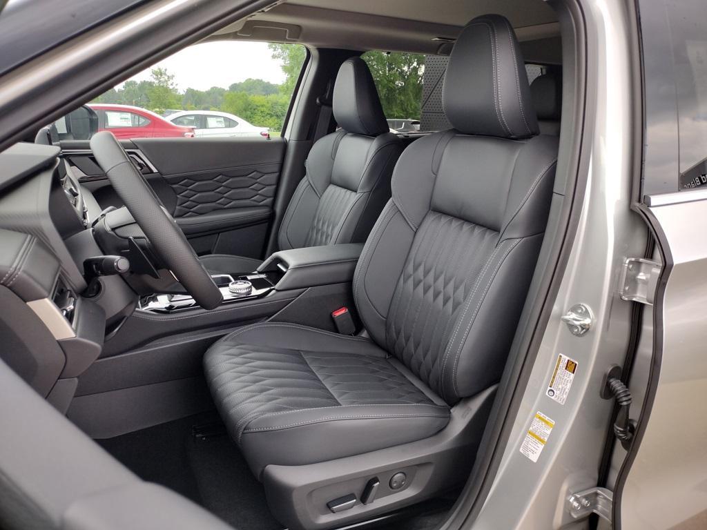 new 2025 Mitsubishi Outlander car, priced at $40,500