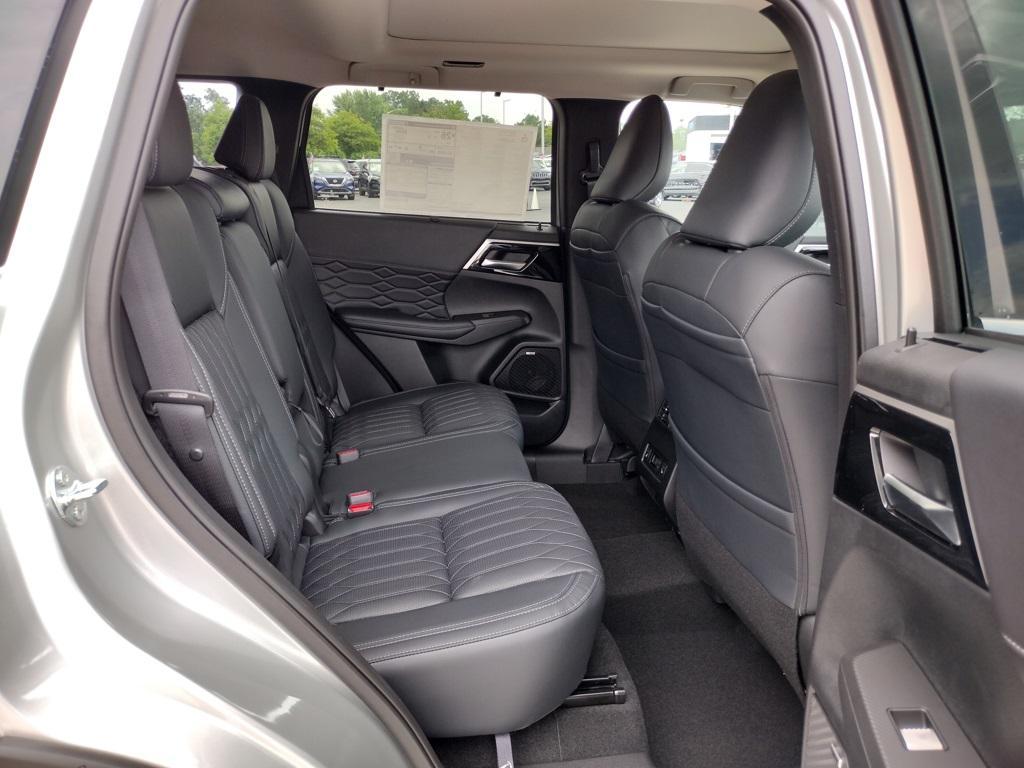 new 2025 Mitsubishi Outlander car, priced at $40,500