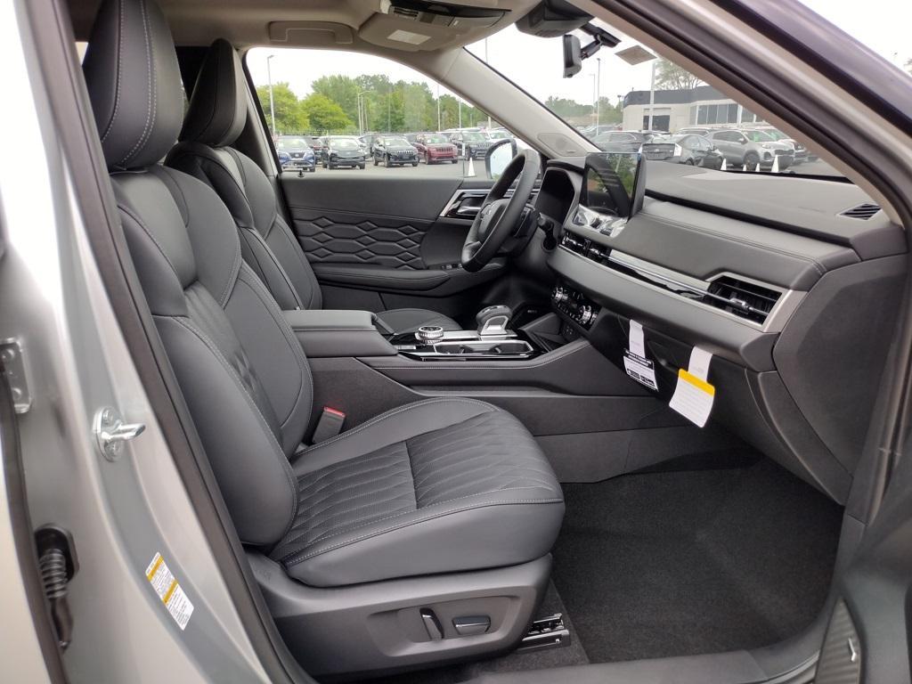new 2025 Mitsubishi Outlander car, priced at $40,500