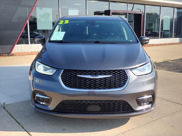 used 2023 Chrysler Pacifica car, priced at $26,000