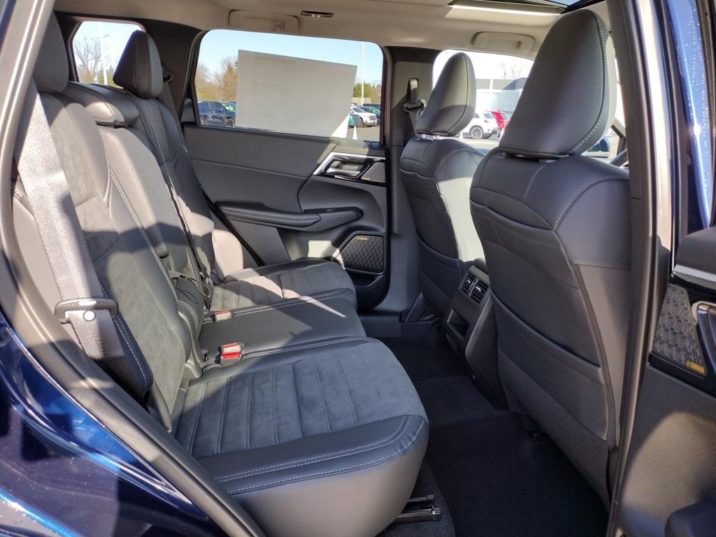 new 2025 Mitsubishi Outlander car, priced at $36,000