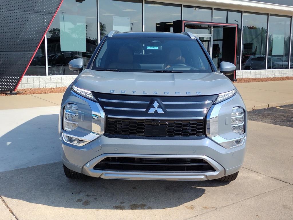 new 2025 Mitsubishi Outlander car, priced at $43,500