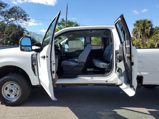 new 2023 Ford F-350 car, priced at $54,670