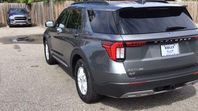 new 2025 Ford Explorer car, priced at $43,858