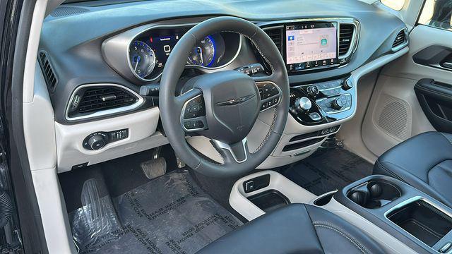 used 2024 Chrysler Pacifica car, priced at $35,581