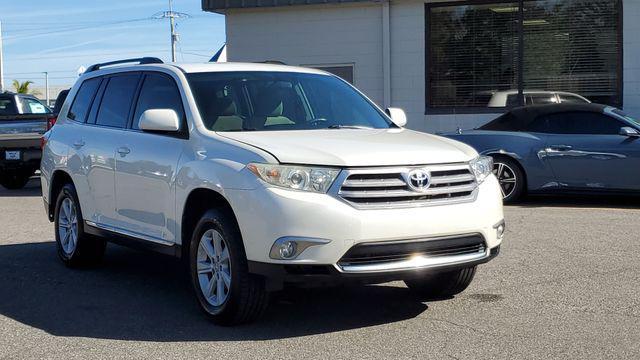 used 2013 Toyota Highlander car, priced at $12,885