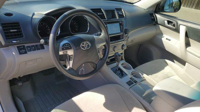 used 2013 Toyota Highlander car, priced at $12,885