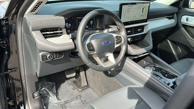new 2025 Ford Explorer car, priced at $48,018