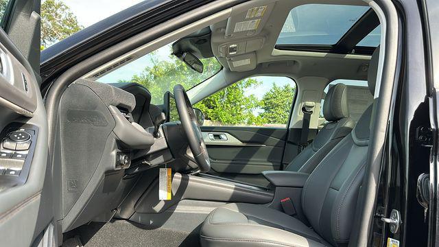 new 2025 Ford Explorer car, priced at $48,018