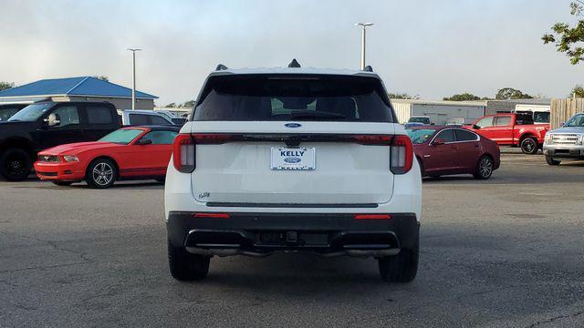 new 2025 Ford Explorer car, priced at $47,098