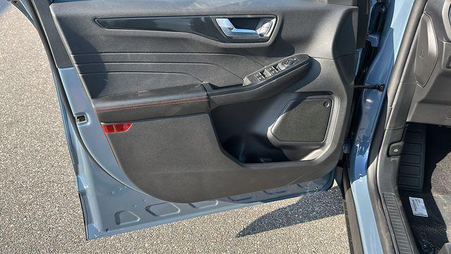 new 2025 Ford Escape car, priced at $30,718