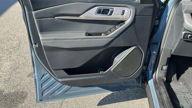 new 2025 Ford Explorer car, priced at $41,513